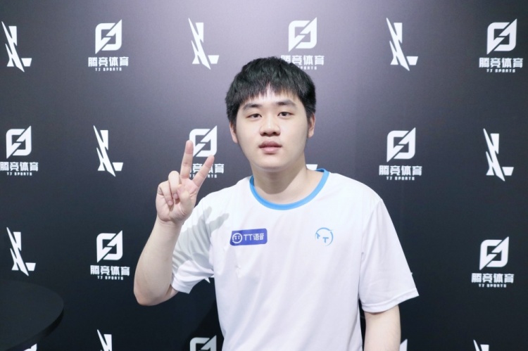 通过录像研 通过录像研