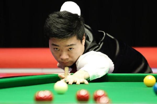 他在中场精 他在中场精