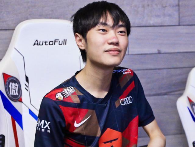 他身上具备 他身上具备